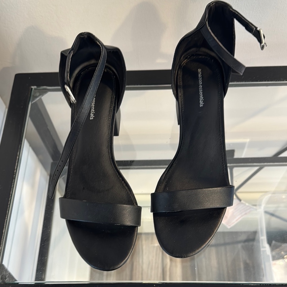 Kitten heels
